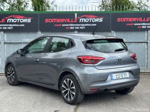 RENAULT CLIO AUTOMATIC “NCT UNTIL 2027” 2023 - Image 4