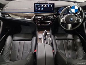 BMW 5-Series 530e M Sport Saloon - Image 4