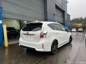 2014 Toyota Prius 1.8 Hybrid Automatic 7 seats - Image 3