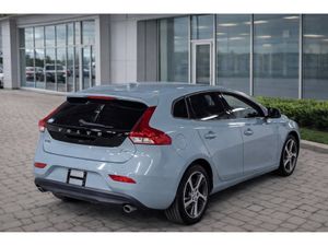 Volvo V40 2.0 D4 MOMENTUM AUTOMATIC **TOP SPEC / 1 - Image 2