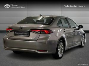 Toyota Corolla HYB LUNA SALOON - Image 2