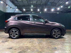 Honda Vezel 1.5 HYBRID SUV - BROWN LEATHER INTERIO - Image 3