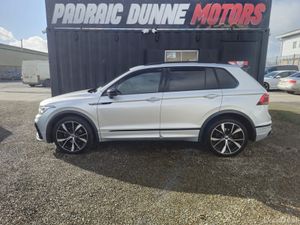 221 Volkswagen Tiguan R-line DSG Black Pack - Image 3