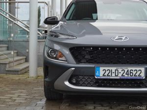 Hyundai KONA 1.6 HYBRID Executive Two Tone Roof Au - Image 3