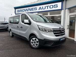 2025 (252) Renault Trafic 9  Seater Bus - Image 3
