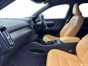 Volvo XC40 D3 INSCRIPTION *AUTO* €110 PER WEEK - Image 3