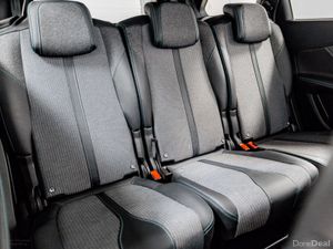 Peugeot 5008 Allure 1.5 Diesel Auto 130HP - 7 Seat - Image 4