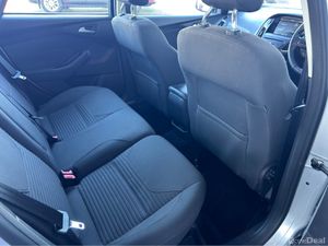 Ford Focus TITANIUM 1.0 ECOBOOST 12 125PS 4DR - Image 2