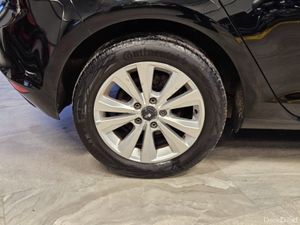 15 VOLKSWAGEN GOLF AUTOMATIC - Image 4