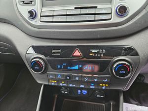 Hyundai Tucson 1.7 Crdi SE Bl/dr 5DR - Image 2