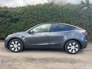 231 Tesla Model Y Long Range - Image 3