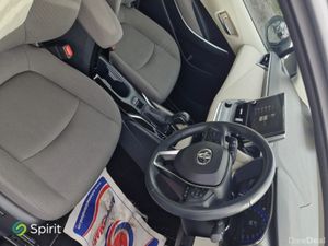 Toyota Corolla 1.8 Hybrid Luna Sport Saloon - Image 3