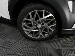 Hyundai KONA EXECUTIVE 1.6L PETROL AUTOMATIC COMPA - Image 3