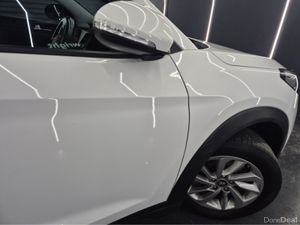 Hyundai Tucson 1.7 CRDI SE NAV BL/DR 5 5DR - Image 2