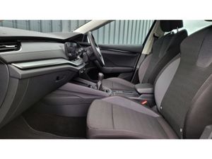 Skoda Octavia AMBITION 2.0 TDI 115 BHP-GRAPHITE GR - Image 4