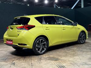 Toyota Auris 1.8 HYBRID - BRICK LANE EDITION - HAL - Image 4