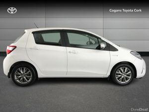 Toyota Yaris YARIS HYBRID 5DR LUNA - Image 3