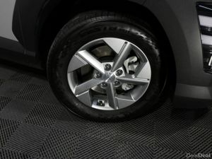 Hyundai KONA HYBRID SIGNATURE 1.6L PETROL AUTOMATI - Image 4