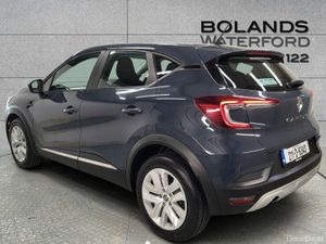 Renault Captur dCi 115 Play From €62 Per Week - Image 2