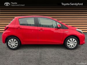 Toyota Yaris HYBRID AUTOMATIC // REAR CAMERA // BL - Image 3