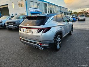 Hyundai Tucson ix35 Executive Plus 2tone 5DR - Image 2