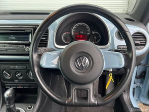 Volkswagen Beetle 1.2 TSI DESIGN // FULL SERVICE H - Image 4