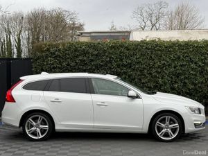 Volvo V60 D4 CLASSIC 2.0 D // OPENING SUNROOF // L - Image 4