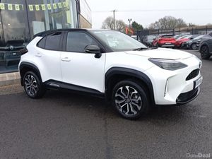 Toyota Yaris Cross 1.5 Hybrid Luna Sport (Pearl wh - Image 3