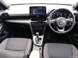 Toyota Yaris Cross 1.5 Hybrid Luna Sport (Pearl wh - Image 4