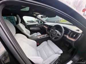 Volvo XC60 Inscription // Diesel // Automatic - Image 4