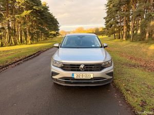 Volkswagen Tiguan 2.0 TDI Low KM - Image 2