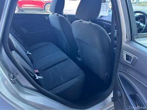 Ford Fiesta MCA ZETEC 1.25 60PS M5 4DR - Image 4