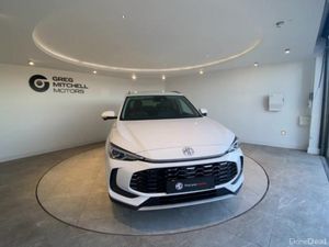 Other Other 1.5 SE 5dr - Image 2