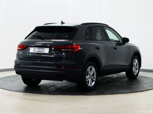 *39* 2022 Audi Q3 1.4tfsi technik - Image 4