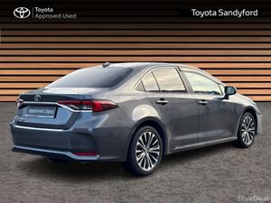 Toyota Corolla LUNA SPORT SALOON // HEATED SEATS / - Image 2