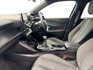 Peugeot 2008 1.2 ALLURE *PRICE DROP* €80 PER WEEK - Image 2