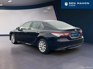 Toyota Camry Hybrid - Image 2