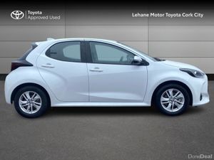 Toyota Yaris HYBRID 115 LUNA - Image 3