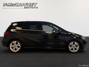 2018 Mercedes-Benz B180 AMG LINE Auto Half Leather - Image 4