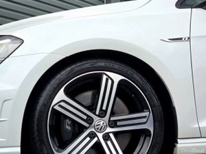 2016 VOLKSWAGEN GOLF R  WAGON 4-MOTION DSG - Image 2