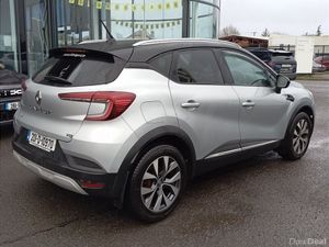 Renault Captur TCe 100 Iconic - Image 2