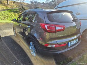 Lovely Kia Sportage 2012 LOW MILAGE - Image 4