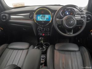 Mini Cooper 5-Door Cooper Exclusive - Image 4