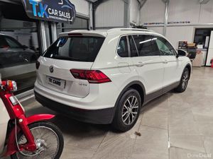 17 VOLKSWAGEN TIGUAN COMFORTLINE EDITION - Image 4