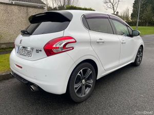 Peugeot 208 2015 Automatic sport  ! - Image 4