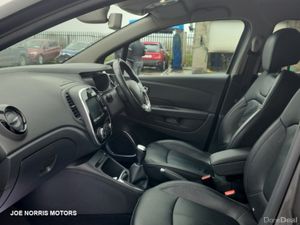 Renault Captur GT LINE DCI 90 LOW KMS  IMMACULATE - Image 4
