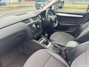 Skoda Octavia COMBI Soleil 1.6TDI 115HP - Image 3