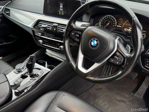 BMW 5-Series 2017 530e plugin hybrid - Image 2