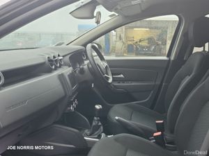 Dacia Duster COMFORT BLUE DCI 115 MY 4DR - Image 4
