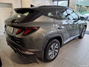 Hyundai Tucson EXECUTIVE HYBRID ** VERY LOW KMS ** - Image 2